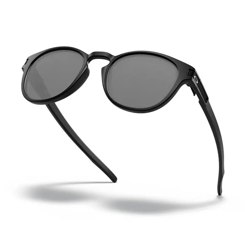 OCULOS OAKLEY LATCH - MATTE BLACK W/PRIZM GREY