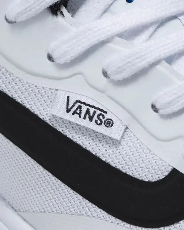 TENIS VANS ULTRARANGE EXO WHITE