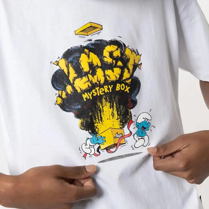 CAMISETA LOST SMURFS MISTERY BOX BRANCO