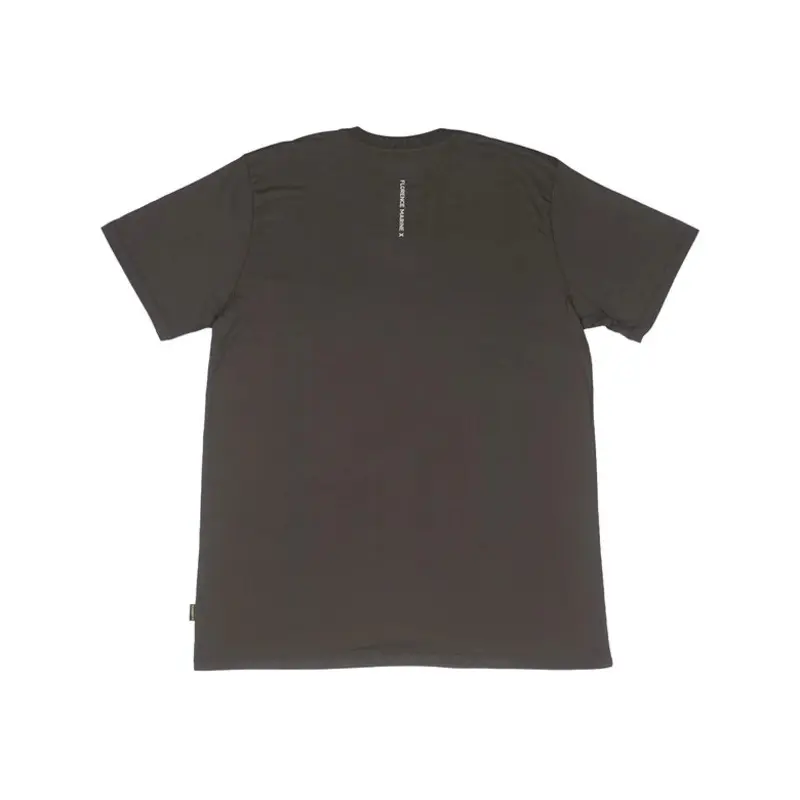 CAMISETA MANGA CURTA COM BOLSO BURGEE POCKET MARROM