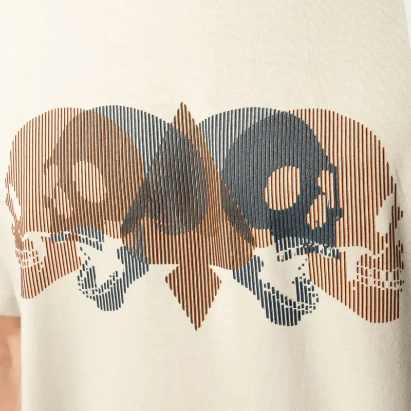 CAMISETA MCD REGULAR SKULL RELEVO CINZA STONE