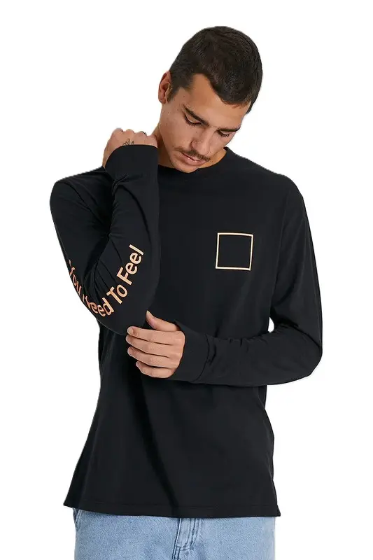 CAMISETA EMPTY MANGA LONGA YOU NEED TO FEEL PRETO