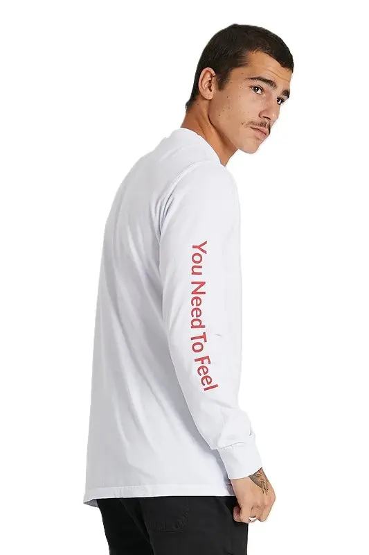 CAMISETA EMPTY MANGA LONGA YOU NEED TO FEEL BRANCO