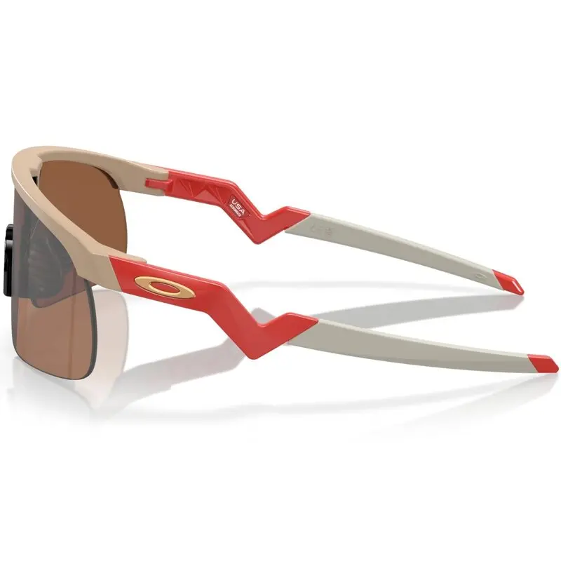 OCULOS OAKLEY RESISTOR YOUTH FIT PATRICK MAHOMES II COLLECTION - MATTE TERRAIN TAN W/PRIZM TUNGSTEN