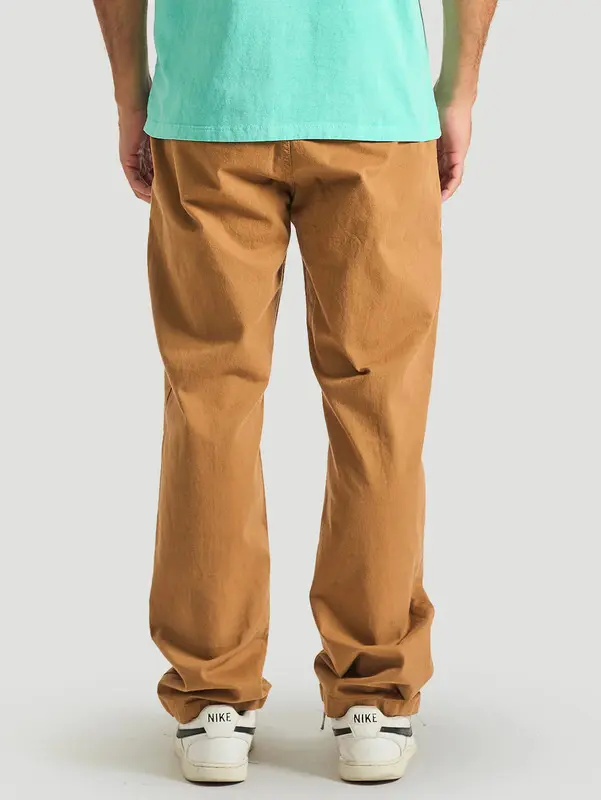 CALCA HURLEY CHINO CLASS CARAMELO