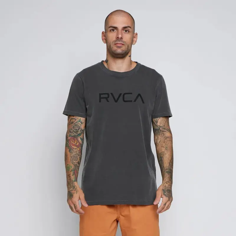 CAMISETA RVCA M/C BIG RVA STONE PRETO