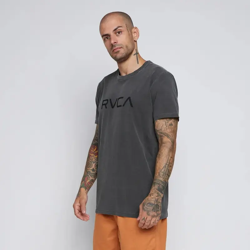 CAMISETA RVCA M/C BIG RVA STONE PRETO