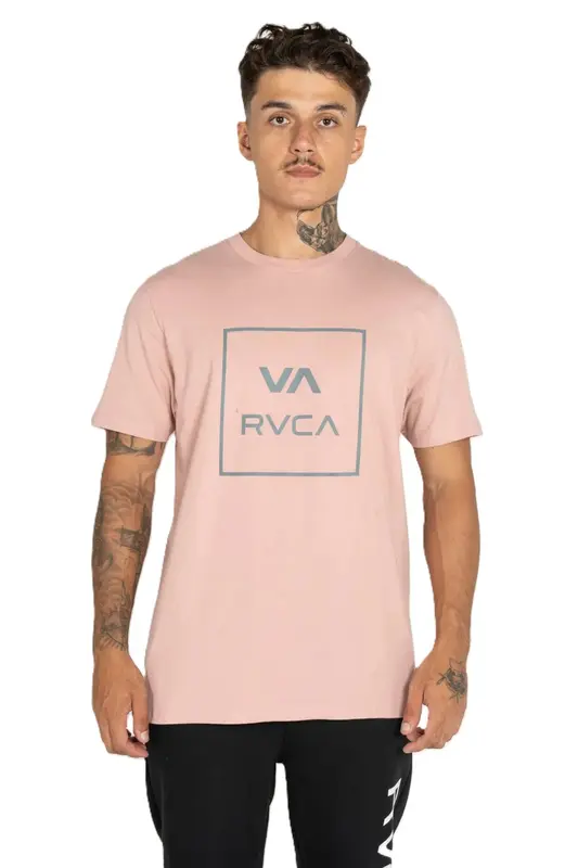 CAMISETA RVCA VA ALL THE WAY ROSA CLARO
