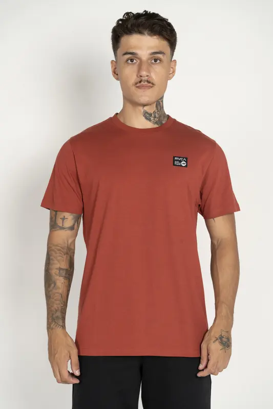 CAMISETA RVCA ANP LABEL VINHO