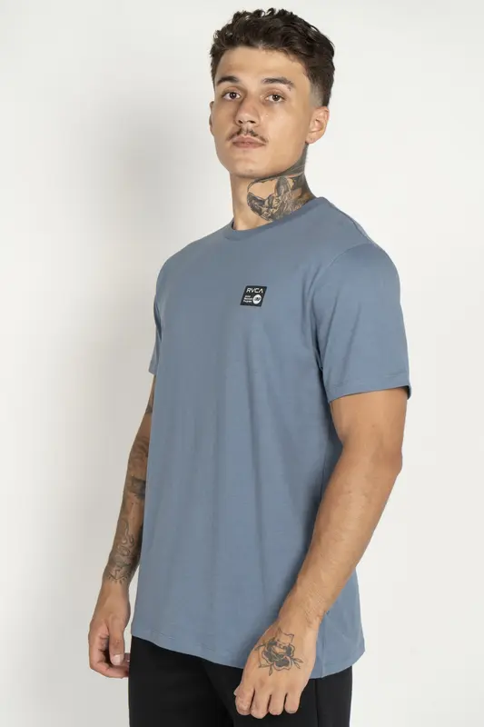 CAMISETA RVCA ANP LABEL AZUL
