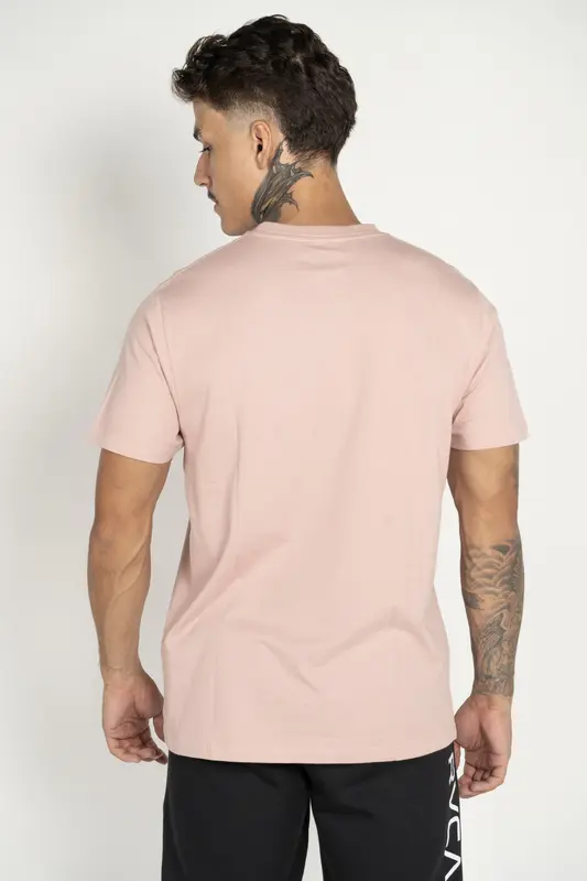 CAMISETA RVCA ANP LABEL ROSA CLARO