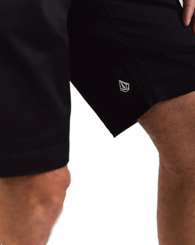 BERMUDA WALK VOLCOM FRICKIN CHINO BLACK