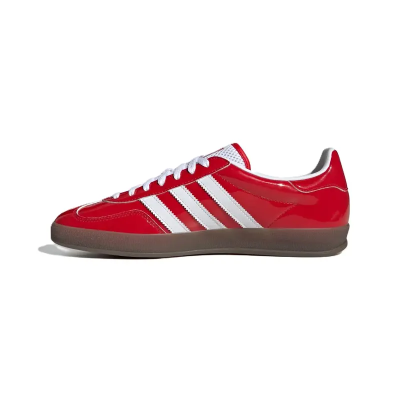TENIS ADIDAS GAZELLE INDOOR BETTER SCARLET/FTWR WHITE/GUM