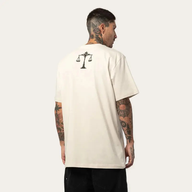 CAMISETA MCD REGULAR CAVALEIRO FOME BALANCA CREME ARCANJO