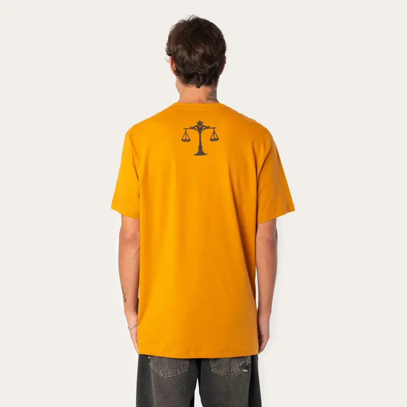 CAMISETA MCD REGULAR CAVALEIRO FOME BALANCA OCRE BARBARO