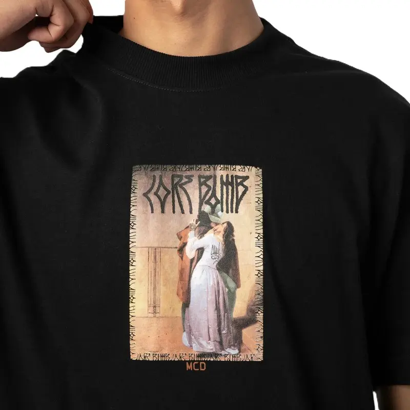 CAMISETA MCD BOX-FIT LAST KISS TRAVIS BOMB PRETO