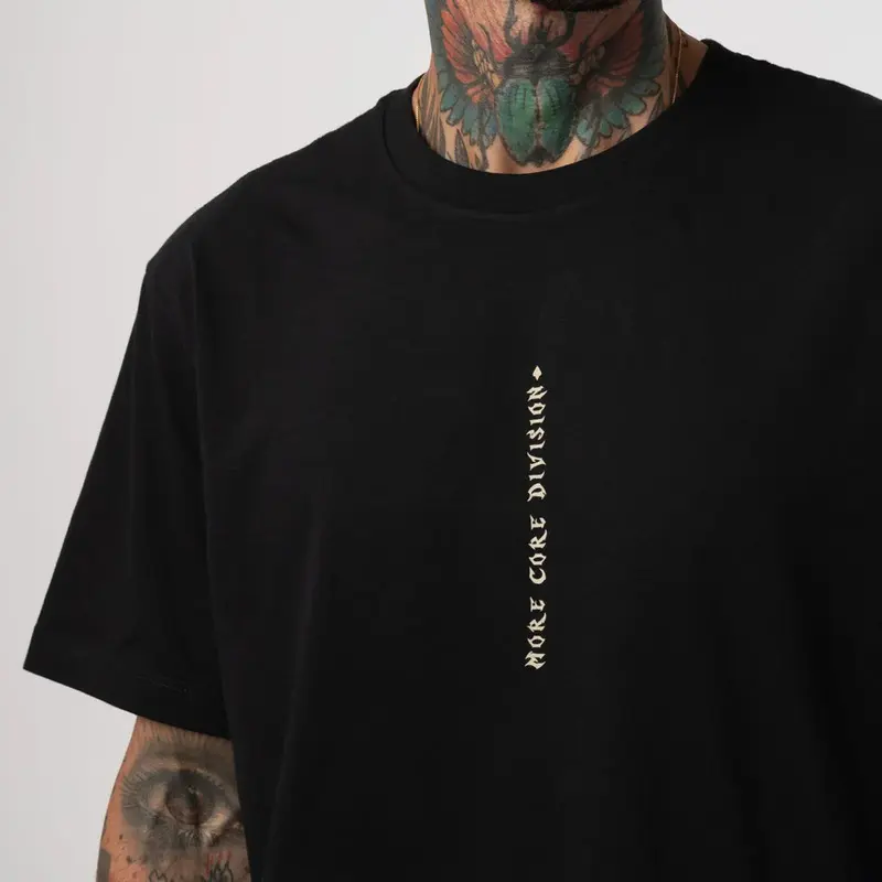 CAMISETA MCD REGULAR ANJA PIPA CAVEIRA PRETO
