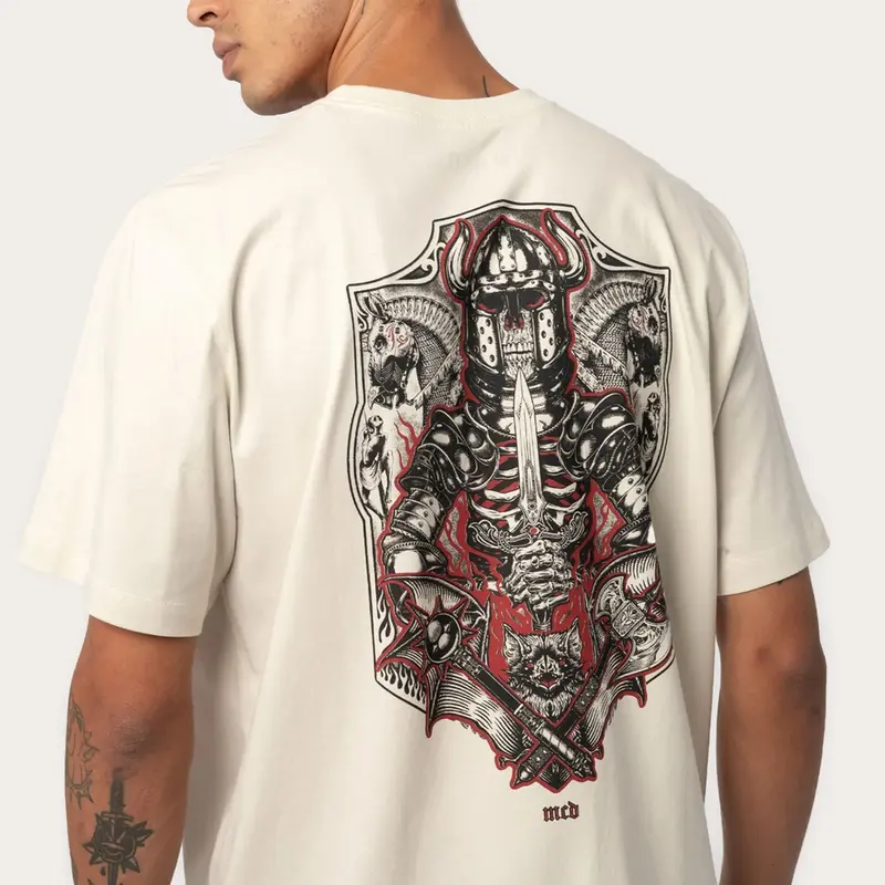 CAMISETA MCD REGULAR CAVALEIRO GUERRA ESPADA CREME ARCANJO