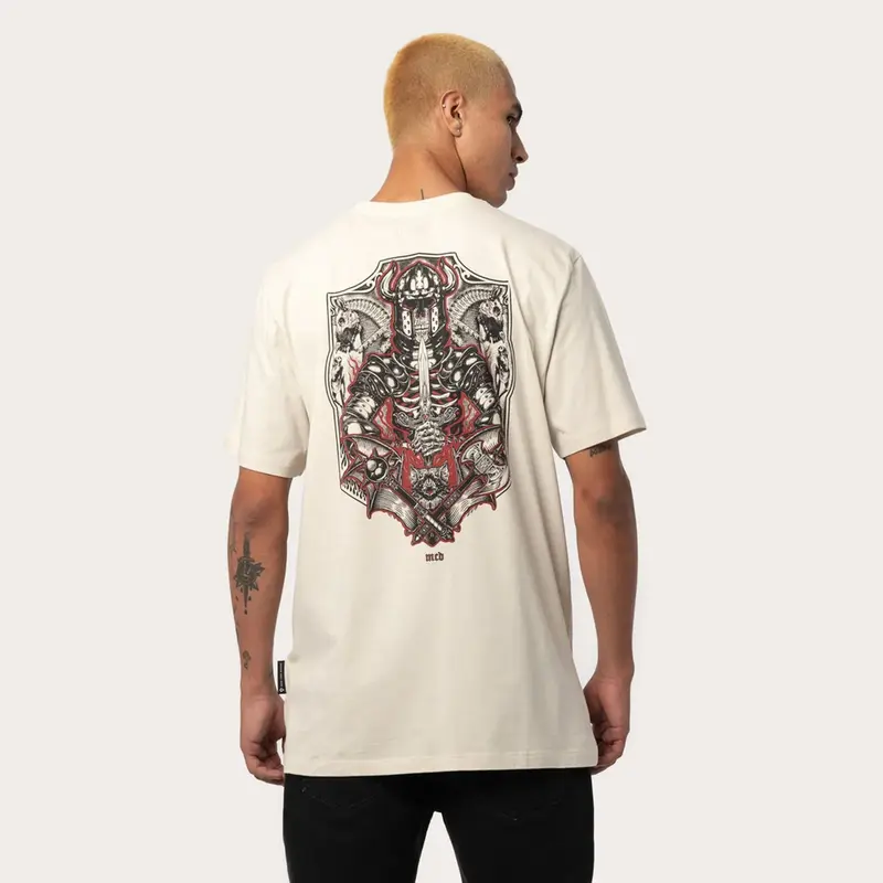 CAMISETA MCD REGULAR CAVALEIRO GUERRA ESPADA CREME ARCANJO