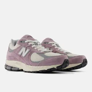 Tênis New Balance 2002r