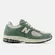 Tênis New Balance 2002r
