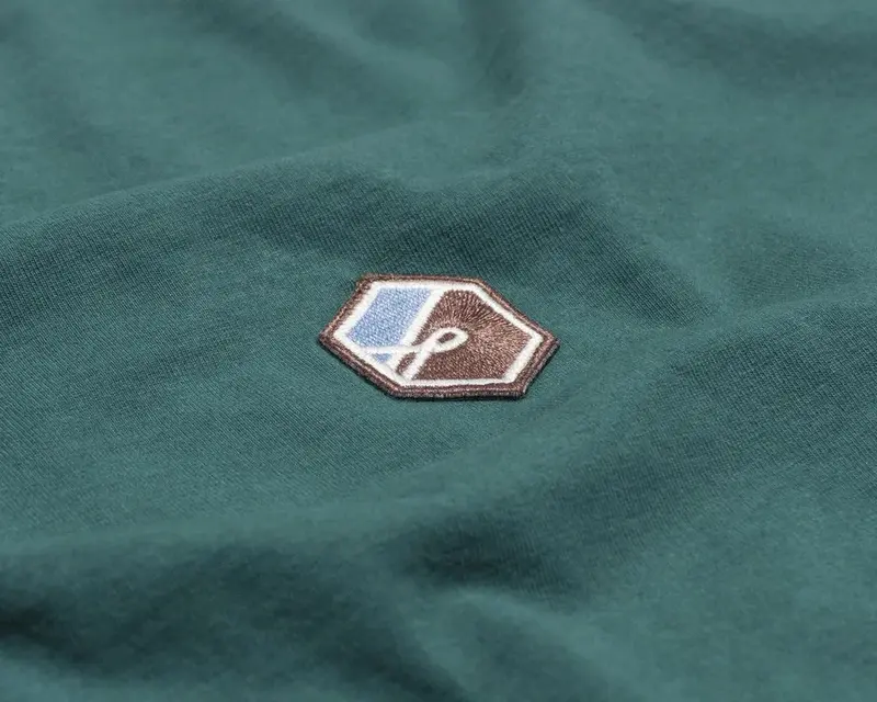 CAMISETA OUS CUBO MINIMAL VERDE