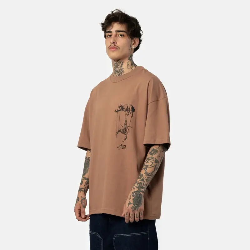CAMISETA LOST SCORPION CARAMELO