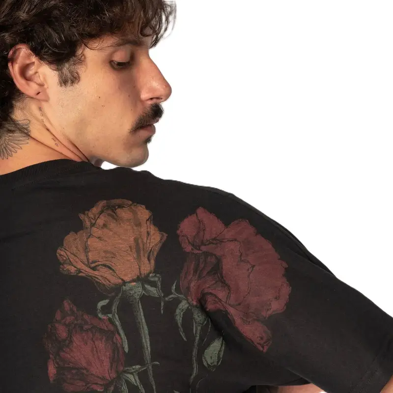CAMISETA MCD ESPECIAL DEAD FLOWERS PRETO