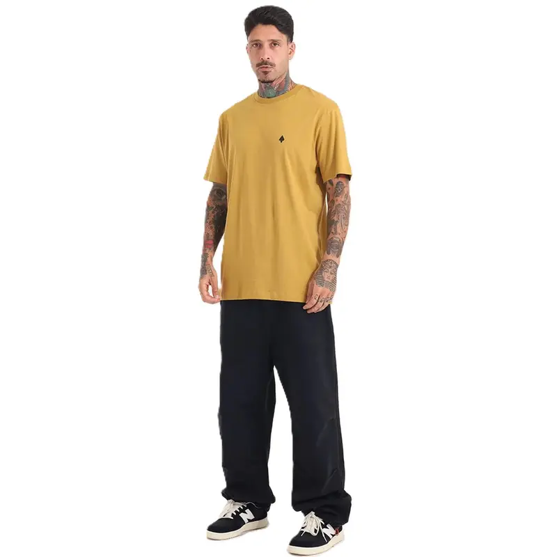 CAMISETA MCD REGULAR CAVEIRA ARAME MOSTARDA BRONZE