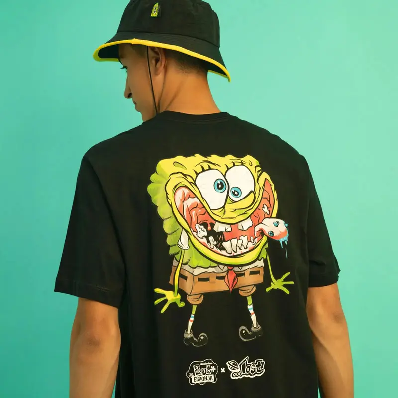 CAMISETA LOST X BOB ESPONJA KRUSTPANTS PRETO