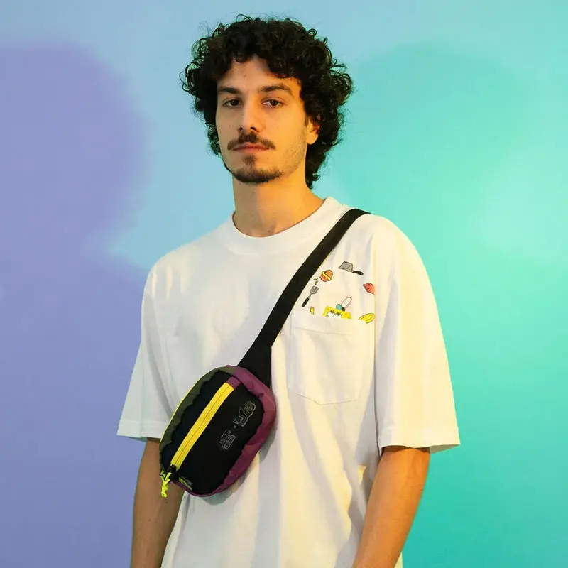 POCHETE LOST X BOB ESPONJA PRETO