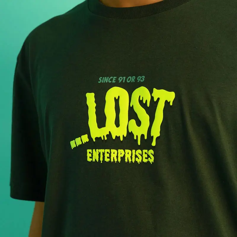 CAMISETA LOST X BOB ESPONJA HORROR SQUID CHUMBO ESTANHO