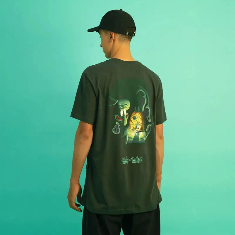 CAMISETA LOST X BOB ESPONJA HORROR SQUID CHUMBO ESTANHO