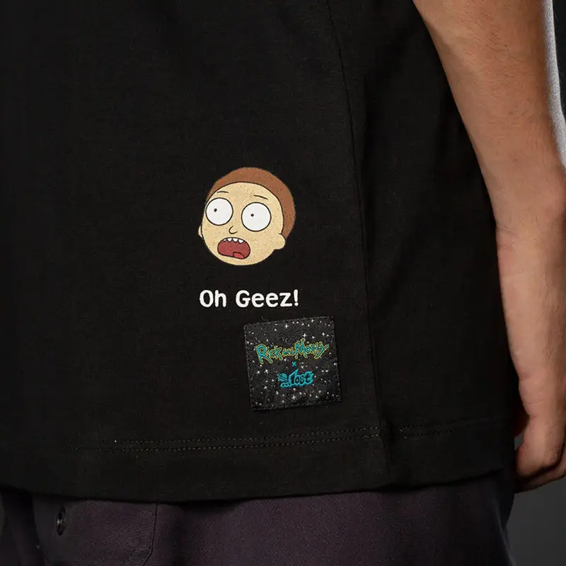 CAMISETA LOST X RICK AND MORTY - GET SCHWIFTY PRETO