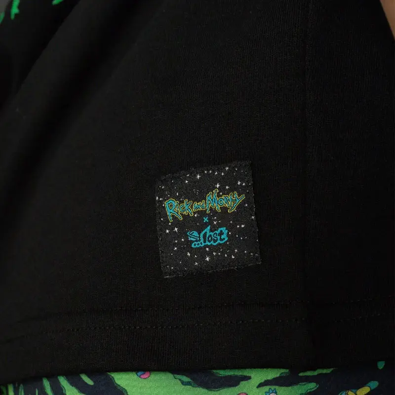 CAMISETA LOST X RICK MORTY - RISK IT ALL PRETO