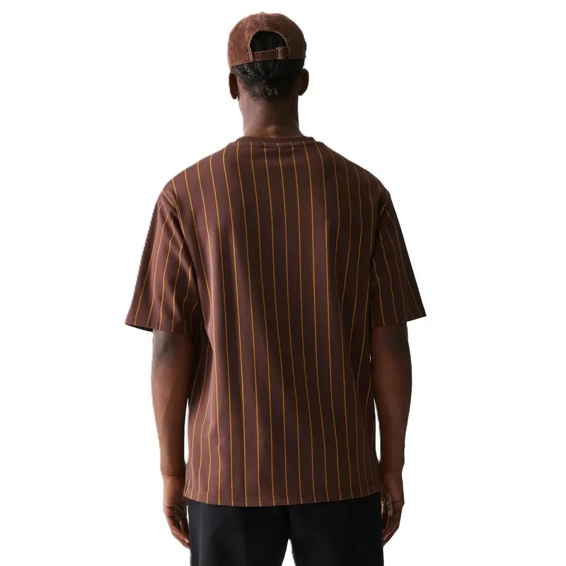 CAMISETA NEW ERA PINSTRIPE MARROM