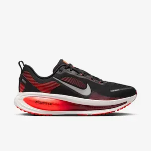 Tênis Nike VOMERO 18