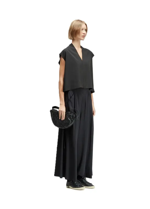 BLUSA OSKLEN SLEEVELESS V SUPERLIGHT PRETO